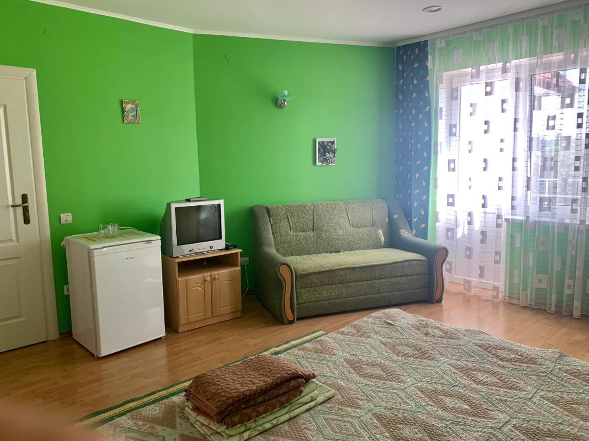Комфортабельный Коттедж Bed and Breakfast Svityaz' Exterior foto
